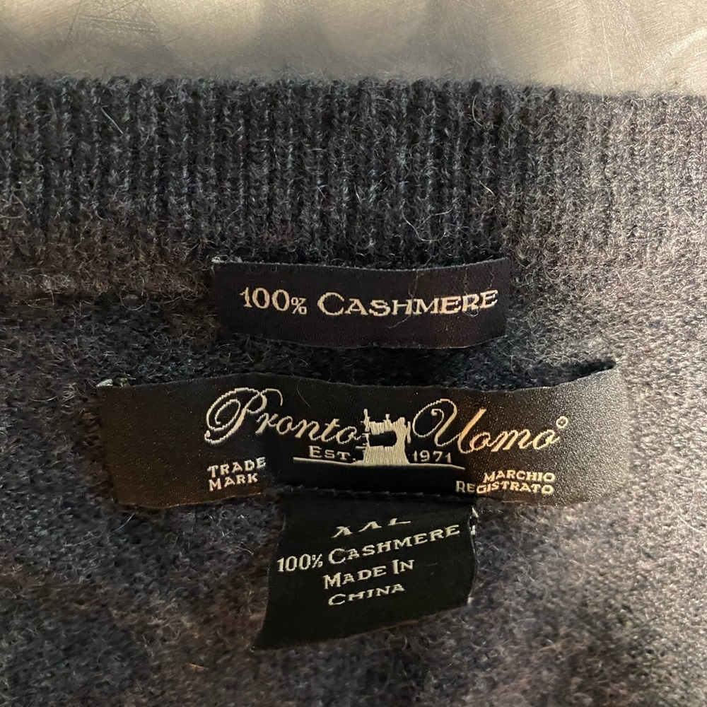 100% cashmere V-neck sweater